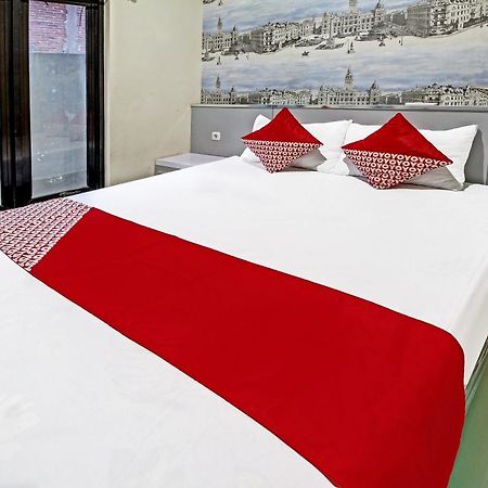 Super Oyo 91202 Family Guest House Syariah Tulungagung Exterior foto